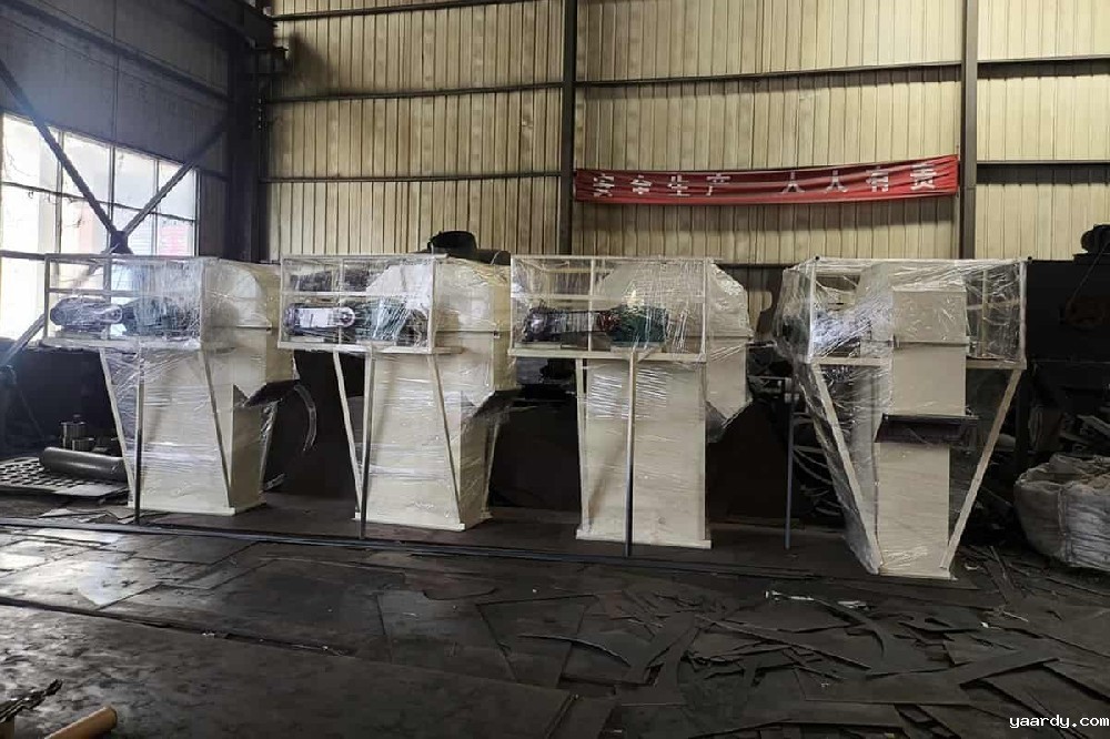 雷蒙磨粉机配套设备-斗式提升机发货